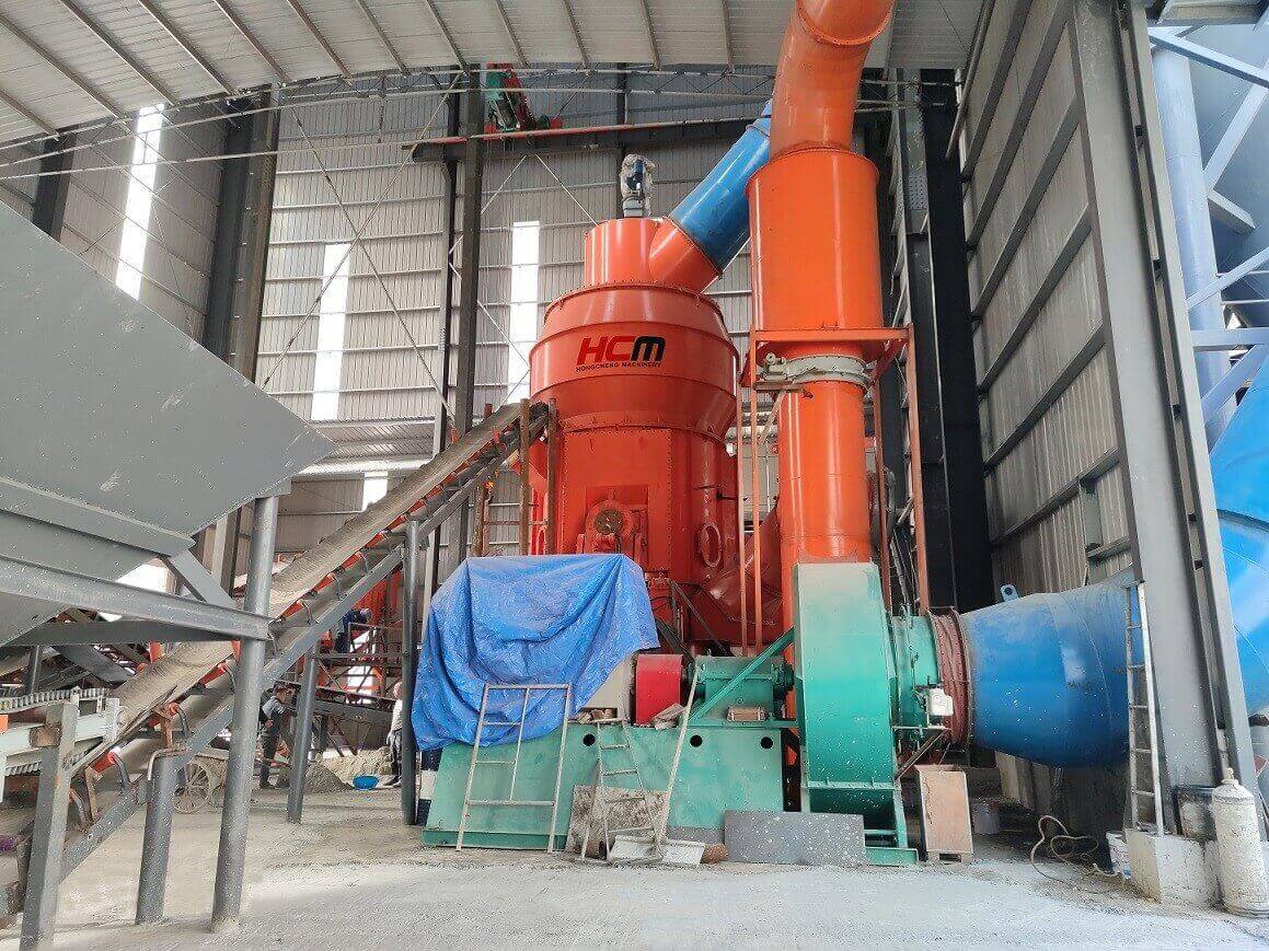 Vertical grinding mill assists barite powder preparation